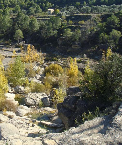 El Salt (el salto) maravillosa cascada en la provincia de Teruel, 2 de noviembre de 2010. 06