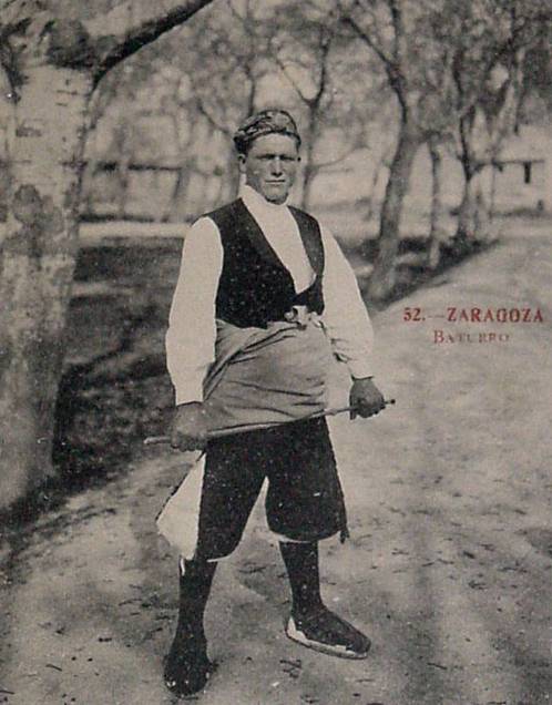 Vestido Aragones de hombre o muchacho con traje típico principio del siglo XX. 9