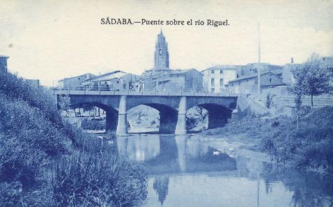 Sadaba. Con una tonalidad azul. Puente sobre el río Riguel