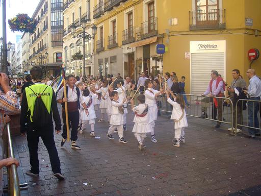 Dance de Albeta, en la ofreda de flores del Pilar el 12 de octubre de 2009. 6.