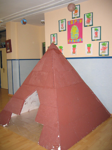 La Pirámide del Colegio Angel Riviere