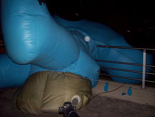 Fluvi se agota y estira la pata. El 14 de septiembre de 2008 se acabó la Expo.