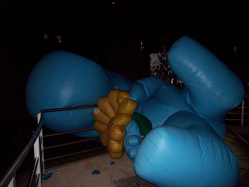 Fluvi se agota y estira la pata. El 14 de septiembre de 2008 se acabó la Expo.