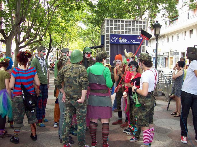 Zaragoza pacifista, música y fiesta frente a militarismo 1 junio de 2008.