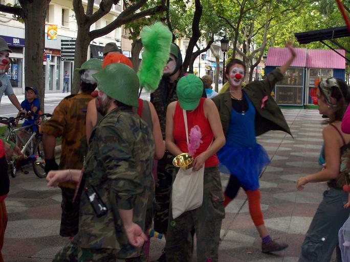 Zaragoza pacifista, música y fiesta frente a militarismo 1 junio de 2008.
