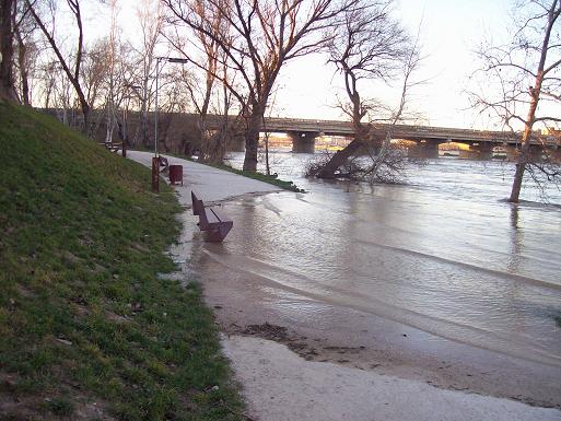 El Ebro en Zaragoza 2009. 4