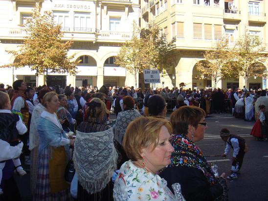 Fiesta del Pilar de 2009 en Zaragoza. Ofrenda de flores el 12 de octubre de 2009. 32