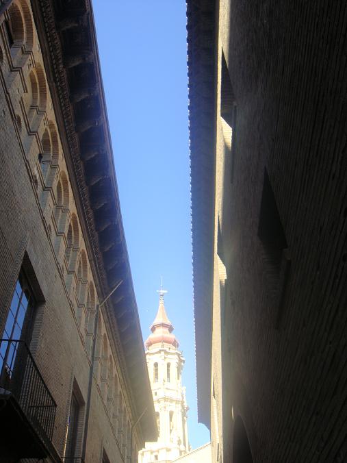 Vista de la catedral de La Seo desde calle lateral. 1