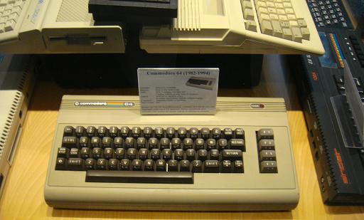 Retro informática. Exposición de ordenadores, hardware, software, libros y similares desde su aparición hasta nuestros días en el Centro Politécnico Superior de Zaragoza. El 6 de mayo de 2012. 8