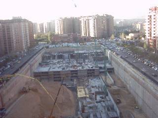 Aragonia: proceso de construcción de un gran edificio en Zaragoza. 2 de octubre de 2006