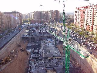 Aragonia: proceso de construcción de un gran edificio en Zaragoza. 2 de noviembre de 2006