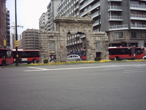 Puerta del Carmen de Zaragoza en enero de 2006.