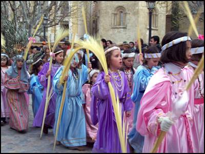 Semana Santa de Huesca. 19 Toda la ciudad participa en las representaciones de la Semana Santa.